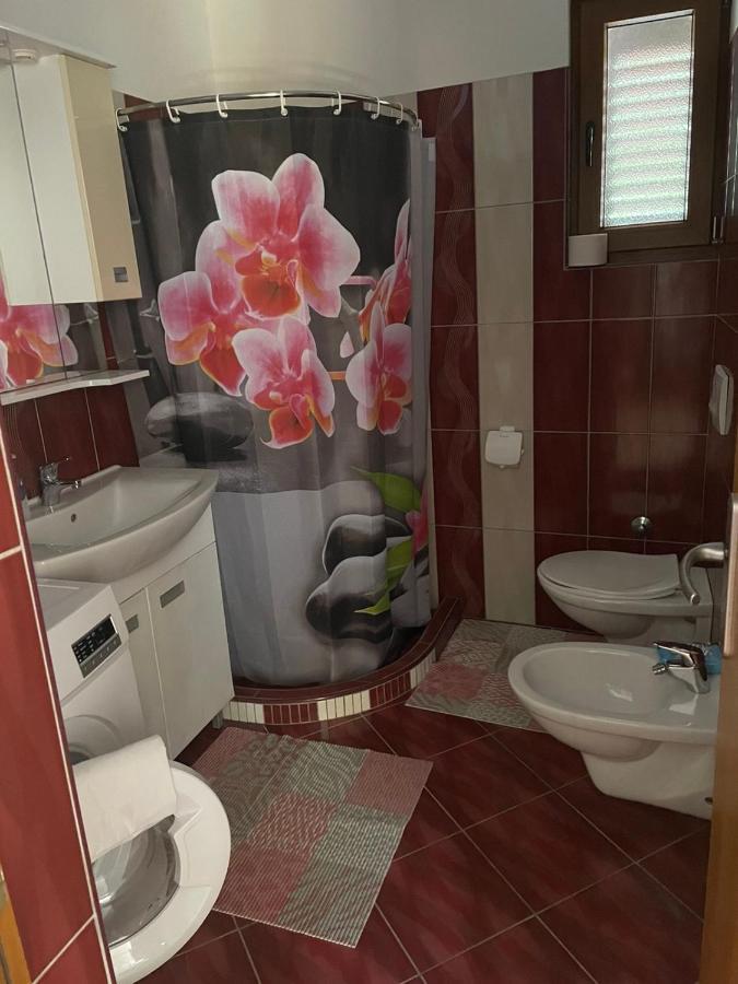 Apartman Edi Nin Eksteriør billede